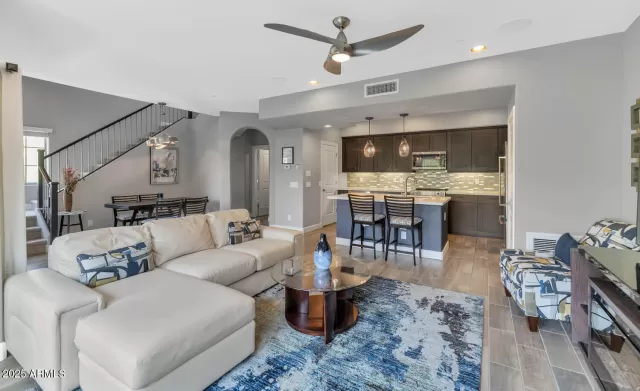 MLS: 6820073 Condo For Sale