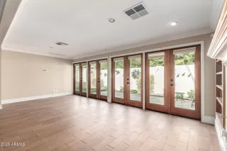 Photo #4: 6820076 Listing