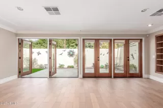 Photo #6: 6820076 Listing