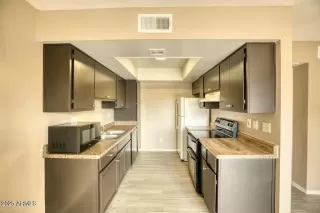 Photo #4: 6820079 Listing