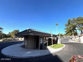 Photo #4: 6820149 Listing