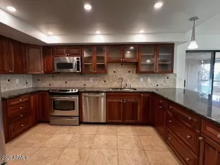 Photo #5: 6820149 Listing