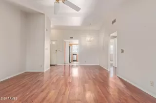 Photo #5: 6820189 Listing 