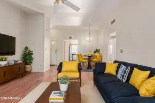 Photo #6: 6820189 Listing 