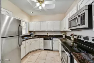 Photo #5: 6820352 Listing 