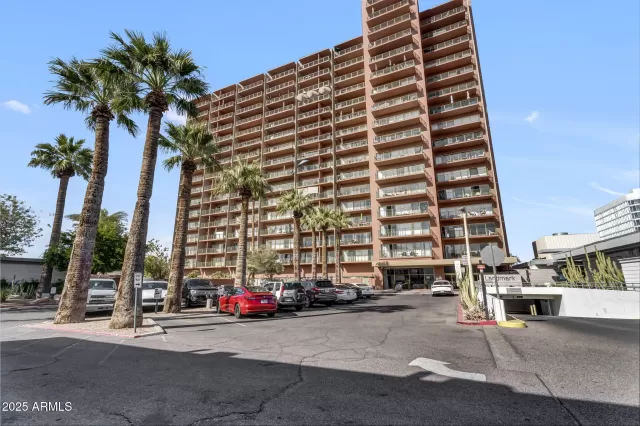 MLS: 6820854 Condo For Sale