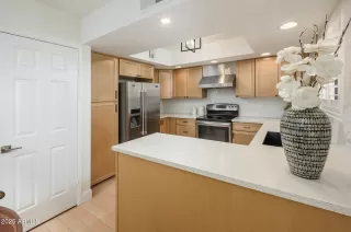 Photo #3: 6820921 Listing