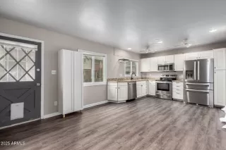 Photo #2: 6820985 Listing