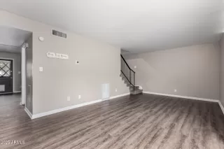 Photo #4: 6820985 Listing