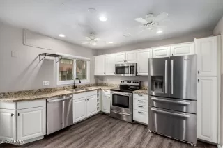 Photo #5: 6820985 Listing