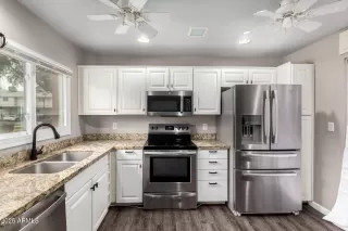 Photo #6: 6820985 Listing