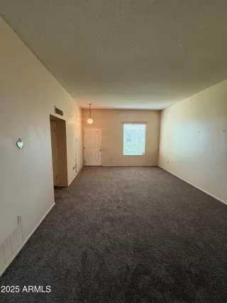 Photo #3: 6821087 Listing