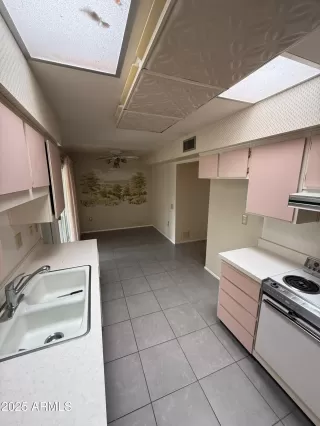 Photo #6: 6821087 Listing