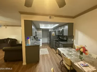 Photo #6: 6821173 Listing 