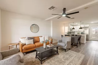 Photo #3: 6821384 Listing