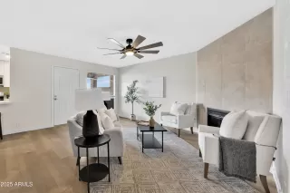 Photo #5: 6821436 Listing