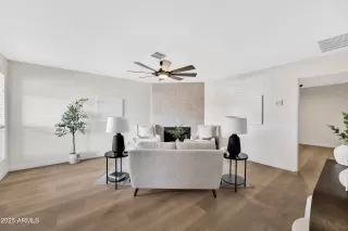 Photo #6: 6821436 Listing