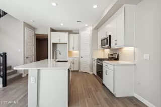 Photo #2: 6821505 Listing 