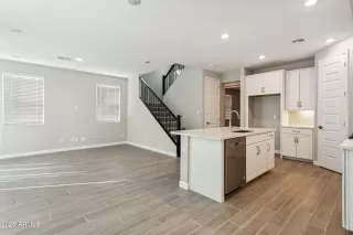 Photo #5: 6821505 Listing 