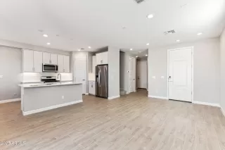 Photo #2: 6821530 Listing