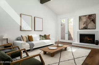 Photo #2: 6821675 Listing