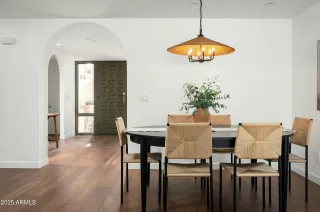 Photo #5: 6821675 Listing