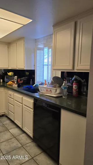 Photo #5: 6821682 Listing