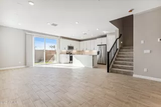 Photo #6: 6821735 Listing