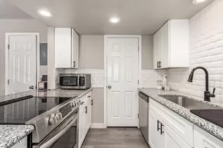 Photo #3: 6821903 Listing 