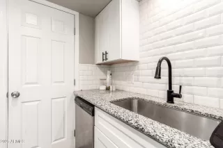 Photo #5: 6821903 Listing 