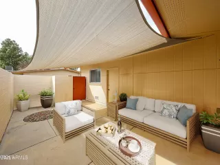 Photo #3: 6821942 Listing