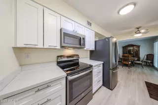 Photo #4: 6821942 Listing