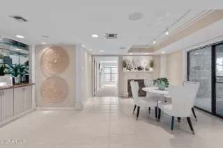 Photo #2: 6821946 Listing