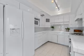 Photo #6: 6821946 Listing