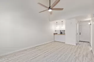Photo #4: 6821955 Listing