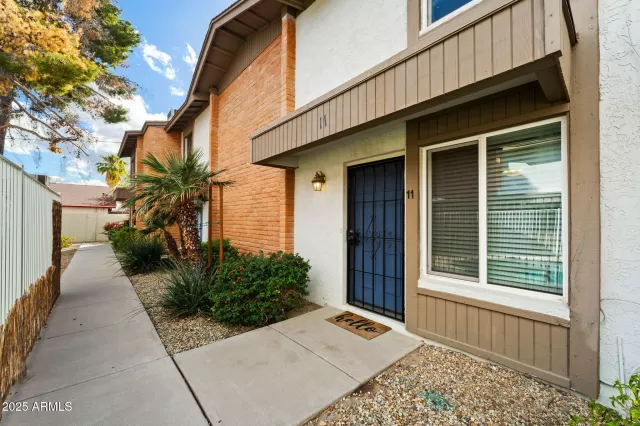 MLS: 6821962 Condo For Sale