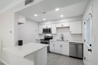 Photo #4: 6821962 Listing 