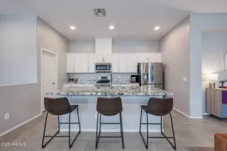 Photo #6: 6821965 Listing