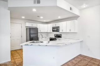 Photo #2: 6822029 Listing 