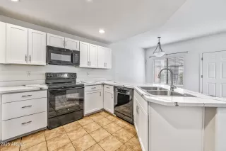 Photo #3: 6822029 Listing 