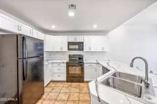 Photo #6: 6822029 Listing 
