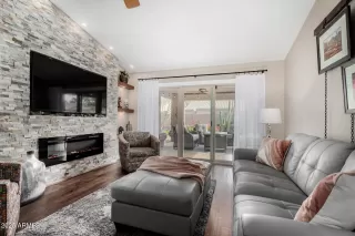 Photo #5: 6822132 Listing 