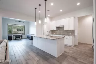 Photo #5: 6822185 Listing 