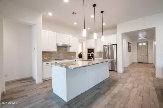 Photo #6: 6822185 Listing 