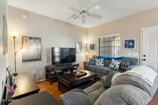 Photo #4: 6822243 Listing