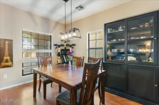 Photo #5: 6822243 Listing