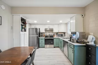 Photo #6: 6822671 Listing