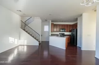 Photo #6: 6822725 Listing