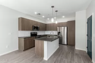 Photo #5: 6822803 Listing