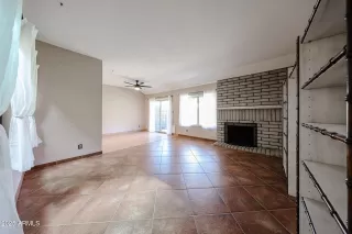 Photo #6: 6822861 Listing